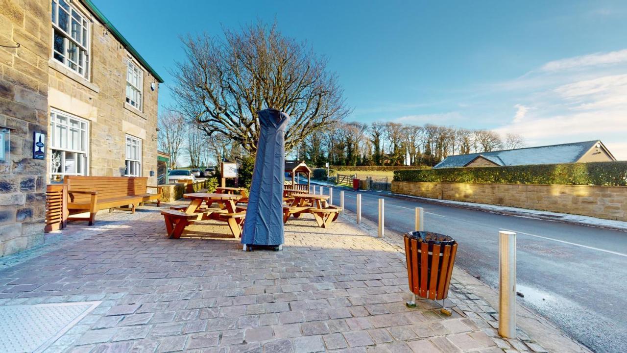 Отель The Devonshire Arms Eckington  Экстерьер фото